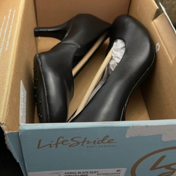 LifeStride Parigi Pump - Picture 2 of 12